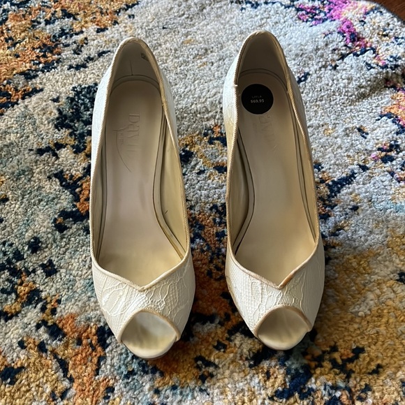 David’s Bridal Scalloped Layla Heels - Picture 2 of 9